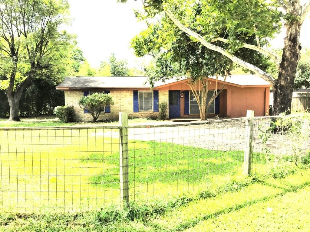 4623 Philco Dr, Austin, TX 78745 - ranch-style home featuring brick siding