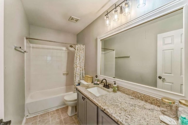 1515 Kothman Dr, Hutto, TX 78634 - full bathroom featuring vanity, toilet, and shower / bath combination with curtain