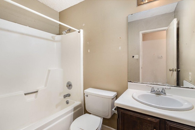 810 San Jacinto St, Lockhart, TX 78644 - full bath featuring vanity and  shower combination