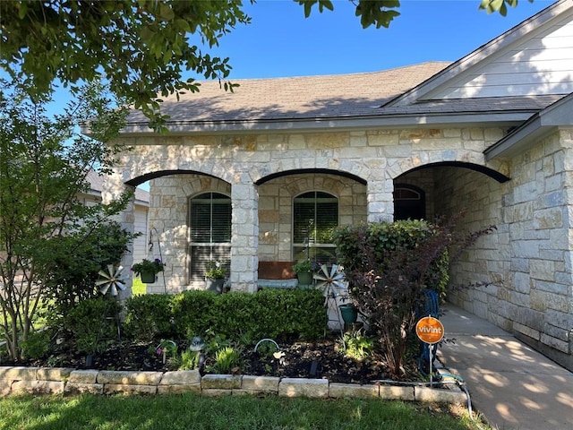 310 Baldwin St, Hutto, TX 78634 - photo 2