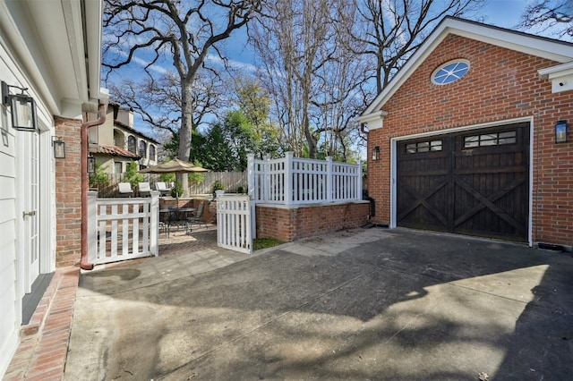 1307 Elton Ln, Austin, TX 78703 - garage with concrete driveway