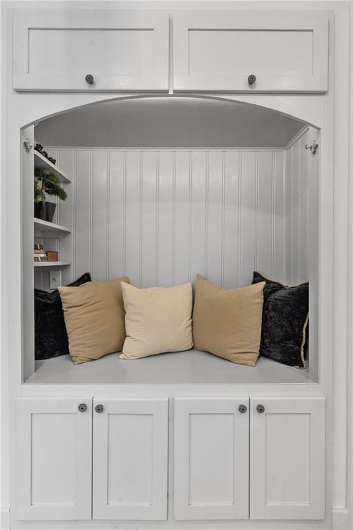 5224 Mccormick Mountain Dr, Austin, TX 78734 - view of mudroom