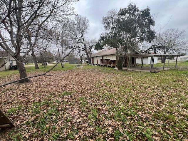 111 W Austin St, Luling, TX 78648 - view of green lawn