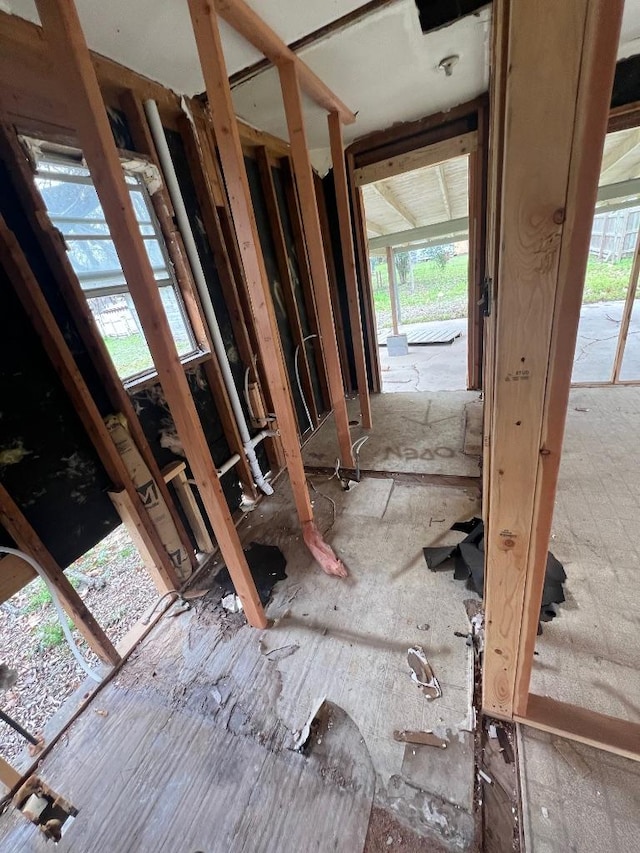 111 W Austin St, Luling, TX 78648 - view of miscellaneous room