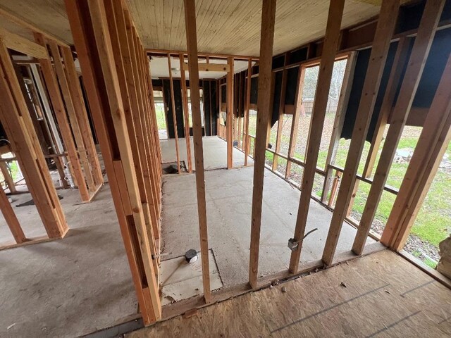 111 W Austin St, Luling, TX 78648 - view of miscellaneous room