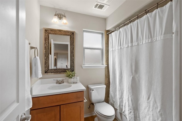 437 Venture Blvd S, Point Venture, TX 78645 - full bathroom featuring vanity and curtained shower