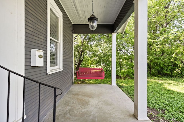207 W 39th St, Austin, TX 78751 - view of covered porch