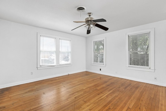 207 W 39th St, Austin, TX 78751 - unfurnished room with light wood-style flooring and ceiling fan