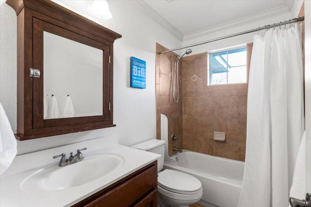 5909 Sunset Rdg, Austin, TX 78735 - bathroom featuring vanity, toilet, shower / tub combo with curtain, and crown molding