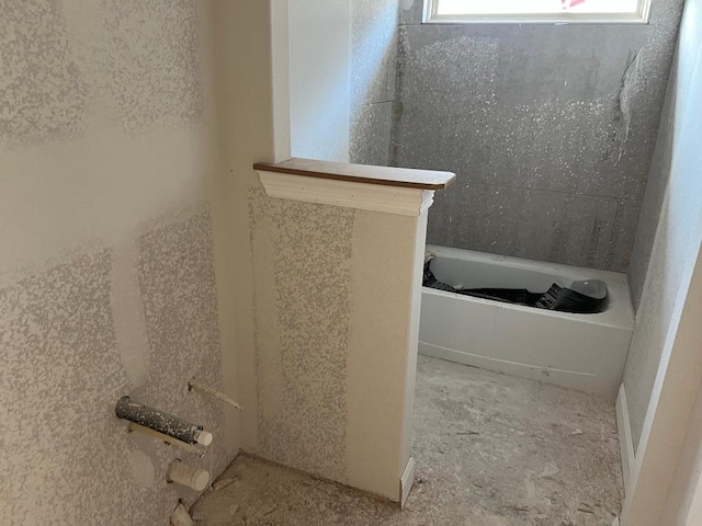 940 Sunny Ridge Dr, Leander, TX 78641 - full bathroom featuring a bathtub