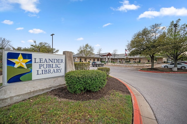 view of community / neighborhood sign