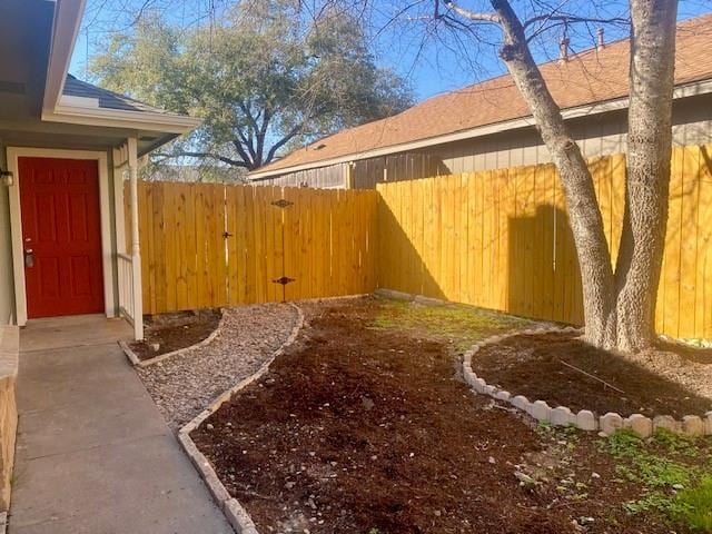 12318 Marogot Run, Austin, TX 78758 - view of yard
