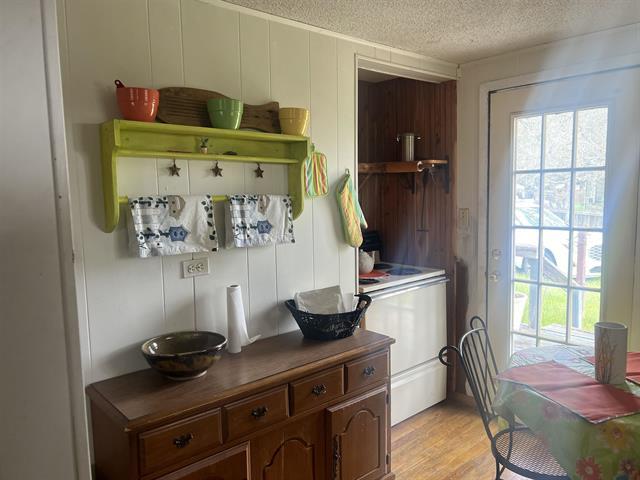 711 Council St, Burnet, TX 78611 - photo 17