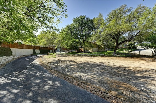 2000-2 Breeze Holw, Austin, TX 78741 - photo 3