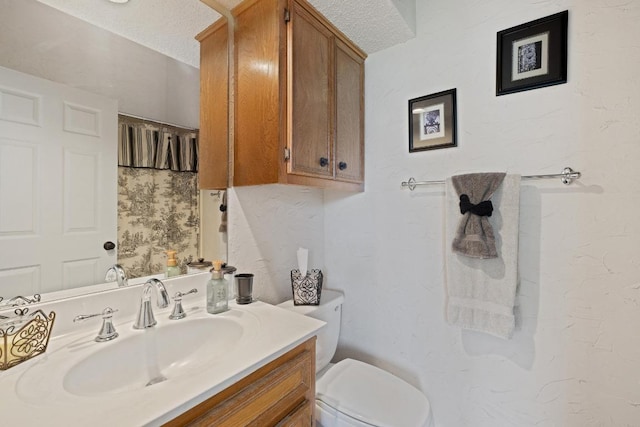 7303 Bluntleaf Cv, Austin, TX 78750 - bathroom with vanity and toilet