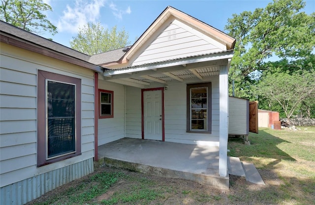 300 W Cleveland St, Elgin, TX 78621 - entrance to property featuring a yard