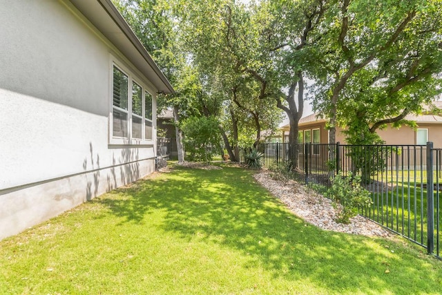 121 Monterey Oak Trl, Georgetown, TX 78628 - view of yard featuring fence