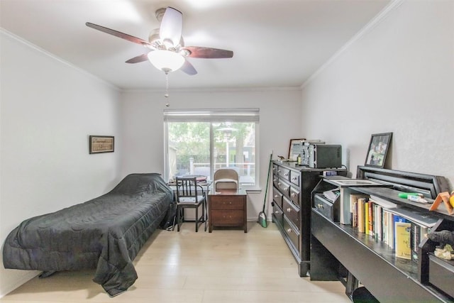 2400 Braemar Cv, Austin, TX 78747 - bedroom featuring ornamental molding, light wood-style flooring, and ceiling fan