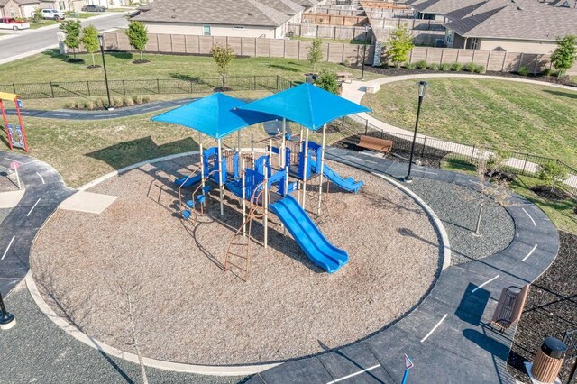 303 Abbey Ln, Lockhart, TX 78644 - photo 9