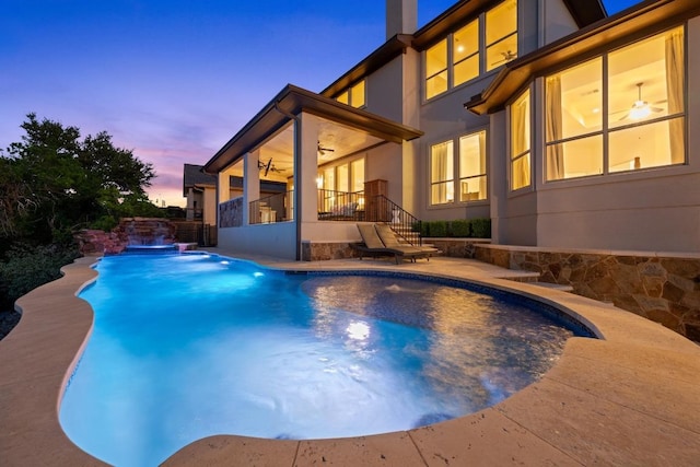 16216 Zagros Way, Austin, TX 78738 - view of swimming pool featuring a ceiling fan, a pool with connected hot tub, and a patio