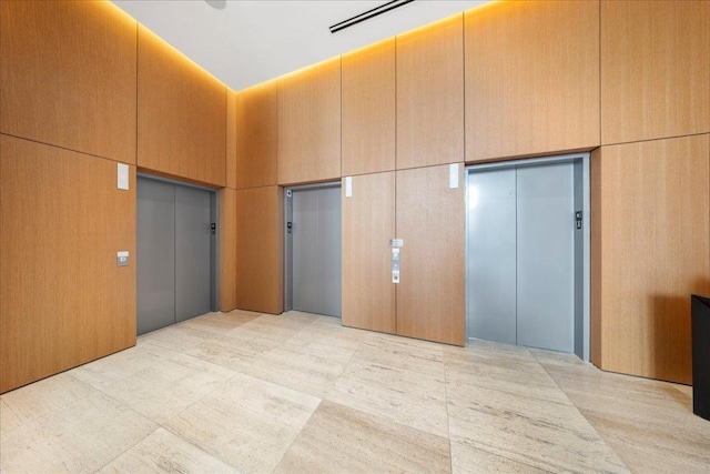 313 W 17th St Unit 2406, Austin, TX 78701 - interior space with a towering ceiling and elevator