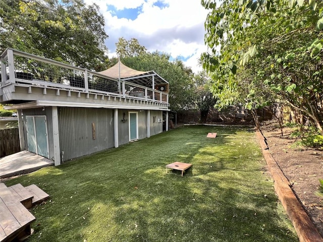 2102 E Martin Luther King Jr Blvd, Austin, TX 78702 - view of yard featuring a wooden deck