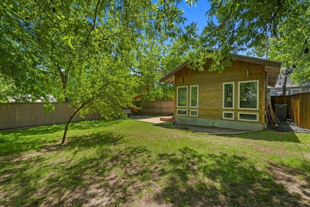 504 E 38th 1/2 St, Austin, TX 78751 - view of outdoor structure featuring cooling unit