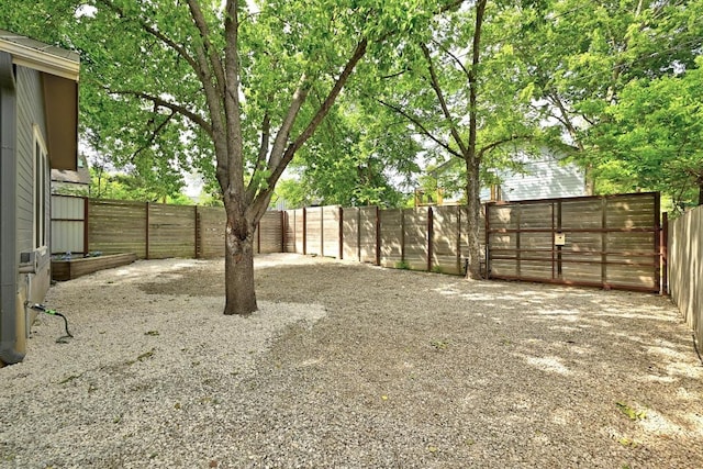 702 W Mary St, Austin, TX 78704 - view of fenced backyard