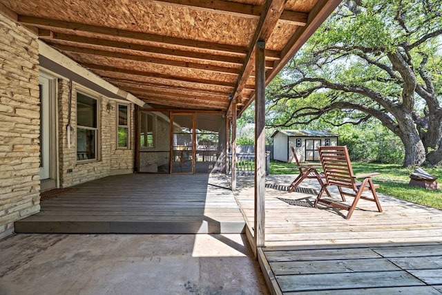 402 San Gabriel Blvd, Georgetown, TX 78628 - deck with a sunroom