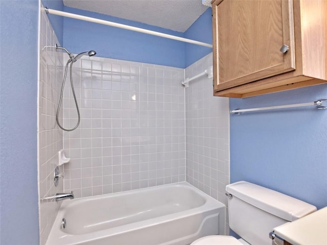 8411 Glen Canyon Dr, Round Rock, TX 78681 - full bath with toilet and shower / tub combination