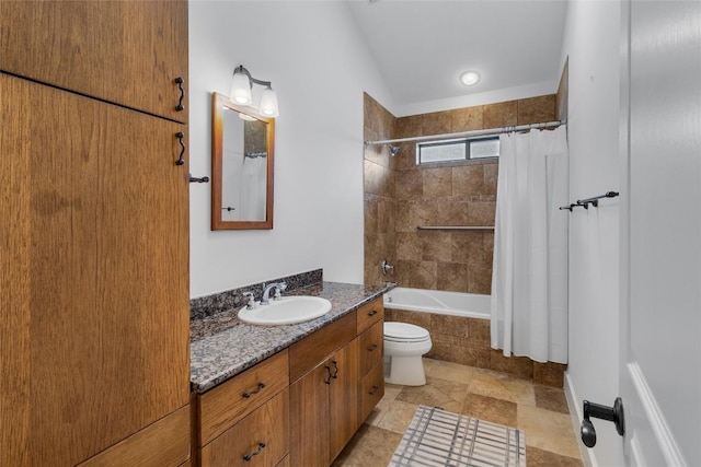 2105 Brackenridge St, Austin, TX 78704 - bathroom with vanity and tiled shower / bath