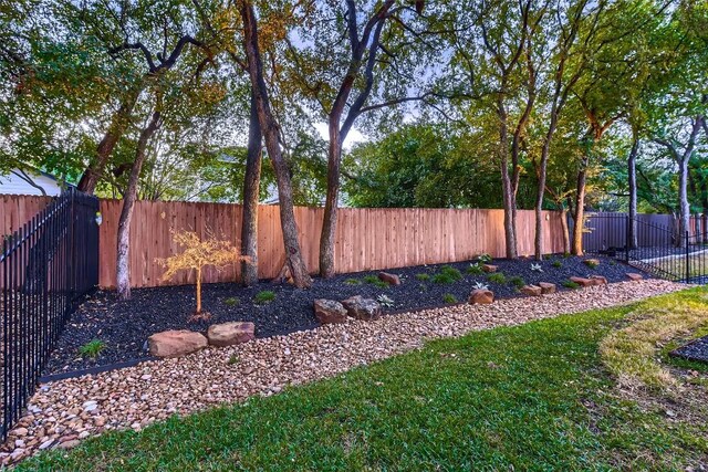 10504 Abana Way, Austin, TX 78748 - view of fenced backyard