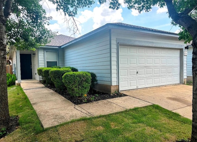 6709 Doyal Dr, Austin, TX 78747 - view of side of home