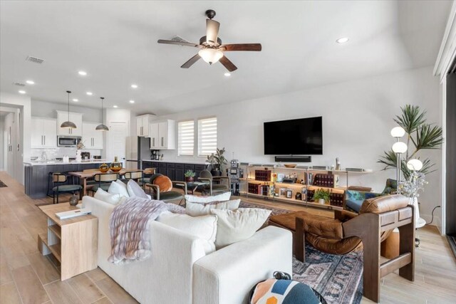 7905 Catbird Ln, Austin, TX 78744 - photo 8