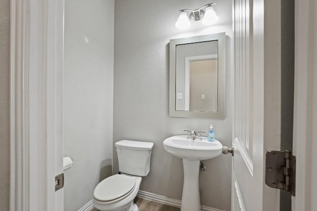 5679 Corsica Loop, Round Rock, TX 78665 - half bathroom featuring toilet