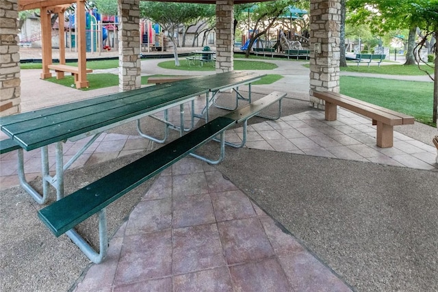 1908 Trevino Dr, Austin, TX 78746 - view of home's community