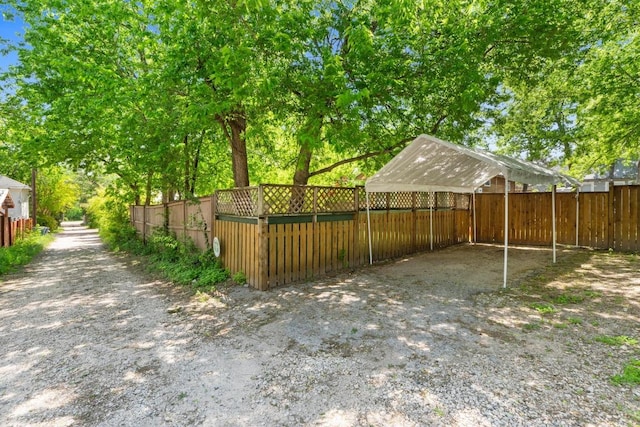504 E 38 1/2 St Unit 504, 504B, 506, Austin, TX 78751 - view of yard featuring a carport and driveway