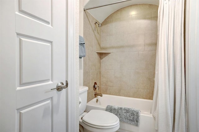 2560 Square Nail Cv, Leander, TX 78641 - bathroom featuring shower / tub combo with curtain and toilet