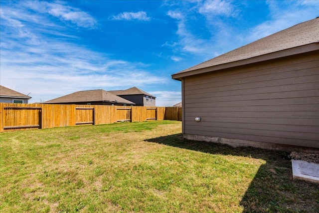 17216 Farmhouse Ln, Elgin, TX 78621 - view of yard