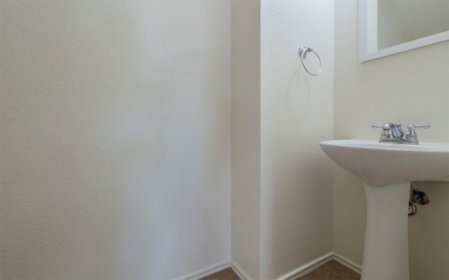 504 Dark Tree Ln, Round Rock, TX 78664 - bathroom with a sink