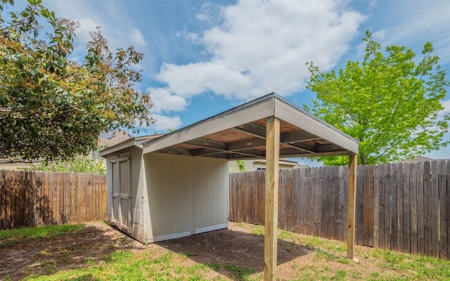 504 Dark Tree Ln, Round Rock, TX 78664 - fenced backyard featuring a shed