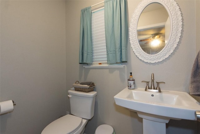 1212 Lake Terrace Dr, Elgin, TX 78621 - half bath with toilet and a sink