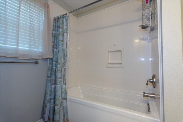 1212 Lake Terrace Dr, Elgin, TX 78621 - full bath featuring shower / bath combination with curtain