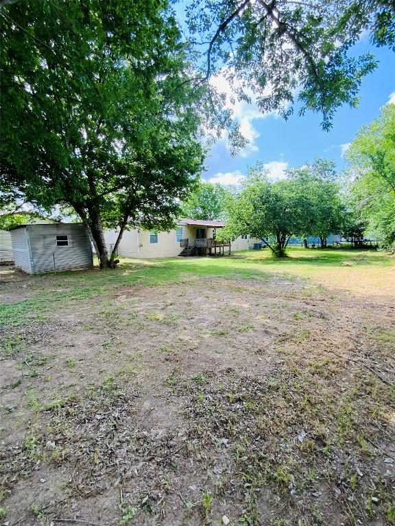 525 S Chambers St, Giddings, TX 78942 - photo 32