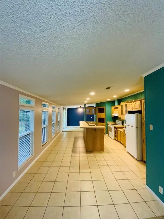 525 S Chambers St, Giddings, TX 78942 - photo 7