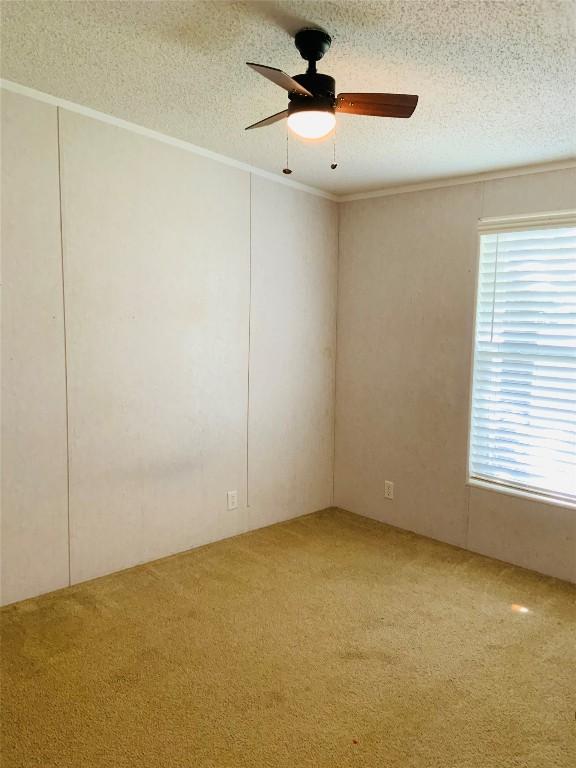 525 S Chambers St, Giddings, TX 78942 - photo 25