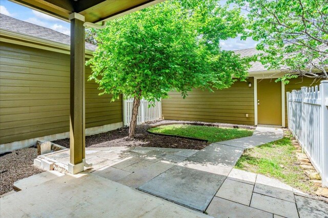 608 Lookout Tree Ln, Round Rock, TX 78664 - view of patio with fence