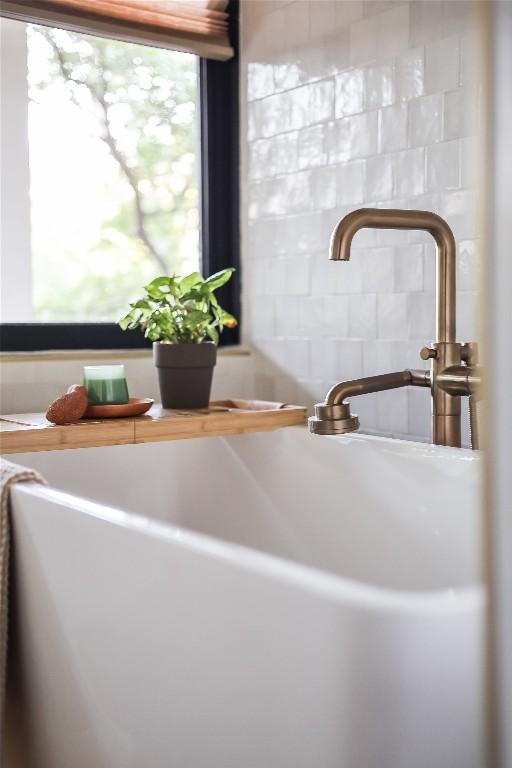 1004 Gaston Ave, Austin, TX 78703 - detailed view of a sink