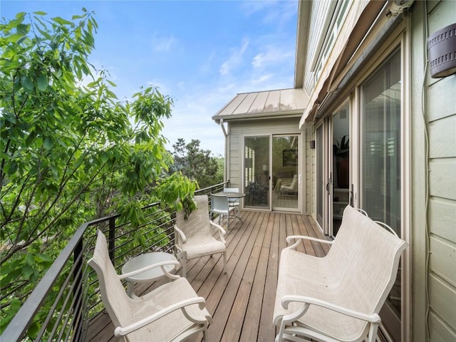 7115 Las Ventanas Dr, Austin, TX 78731 - view of wooden terrace