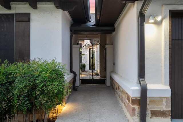 13606 Montview Dr, Austin, TX 78732 - doorway to property